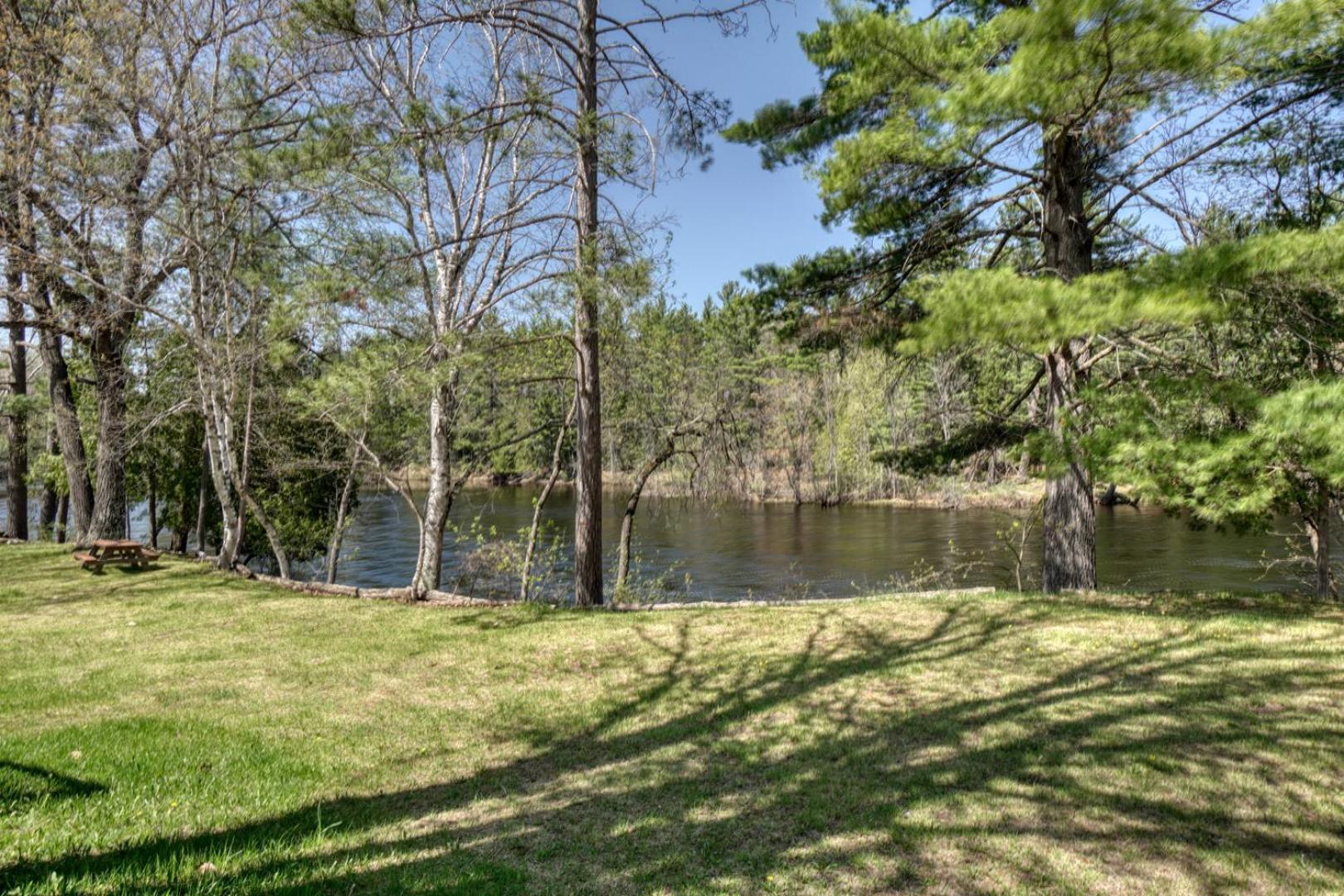 Edgewater Resort アイアンマウンテン エクステリア 写真